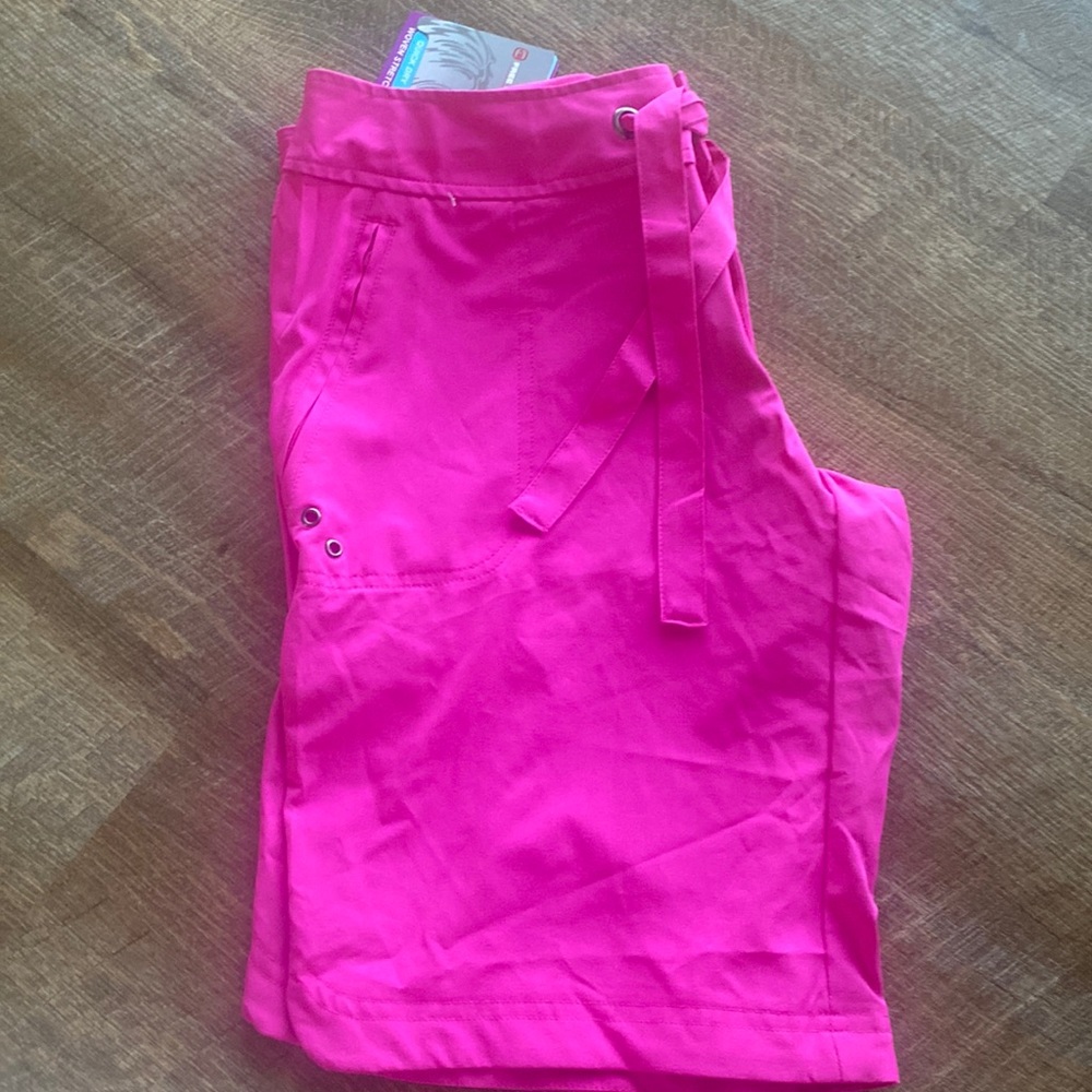 Bermuda board shorts NWT. Size M
